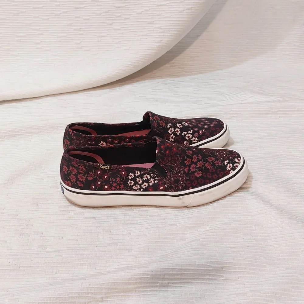Keds Slip-On Floral Sneakers - Burgundy & Black Size 9